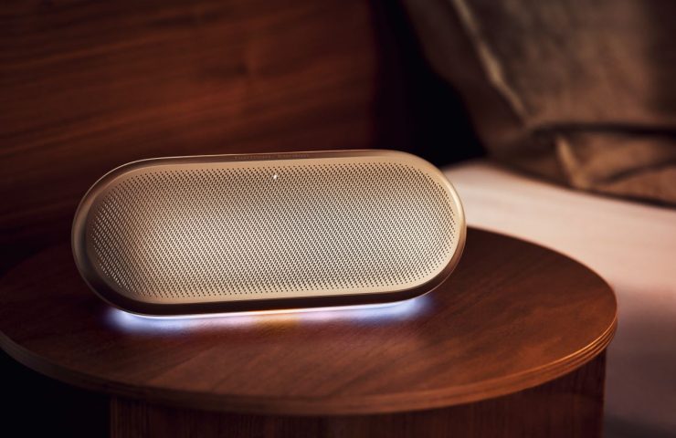 Harman-Kardon_Luna-2_Warm-Sand_BEDROOM-CARD_021_D-1280px